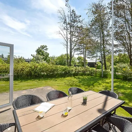 Дом отдыха 5 Bedroom Awesome In Tarm